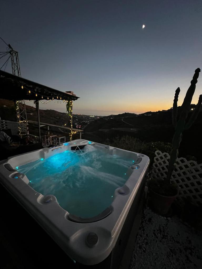 Casa Rural Malaga Monkey Love Con Jacuzzi Iznate エクステリア 写真